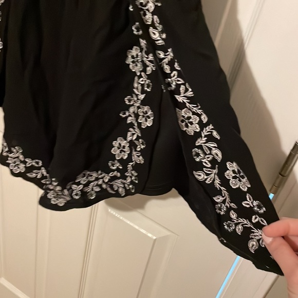 Rue21+ Embroidered Plus Size Romper Size 1XL - Picture 4 of 6